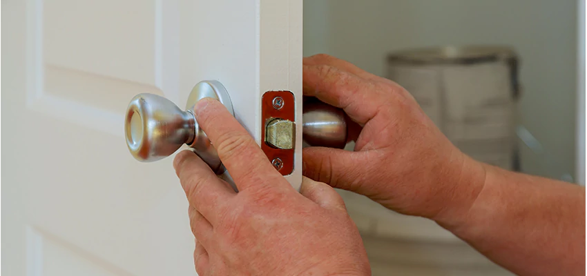 AAA Locksmiths For lock Replacement in North Chicago, Illinois